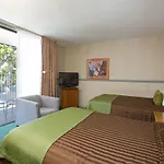Travelodge Hotel At Lax