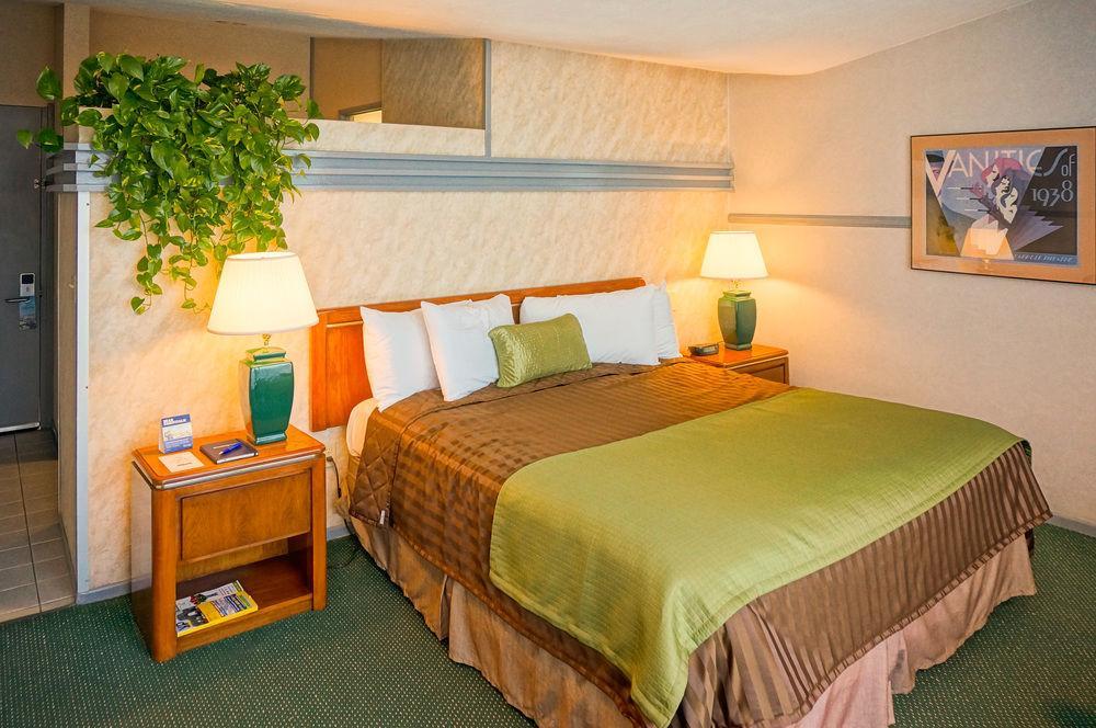 Travelodge At Lax Hotel Los Angeles