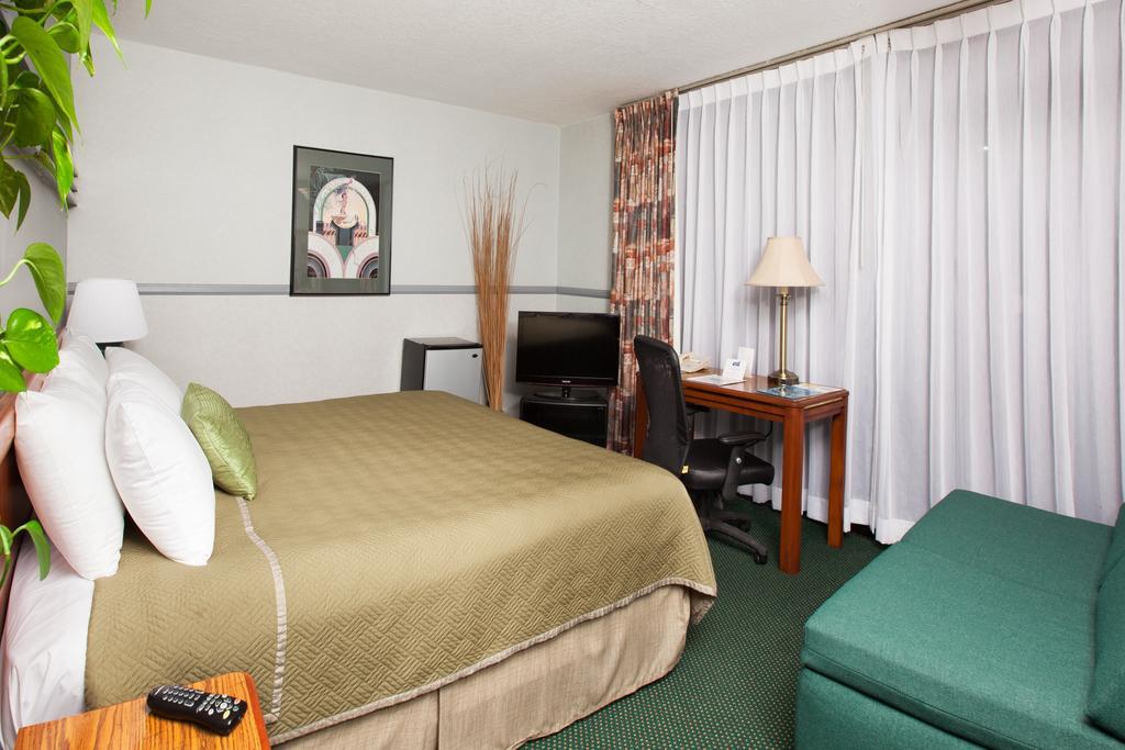 Travelodge At Lax 2* Los Angeles