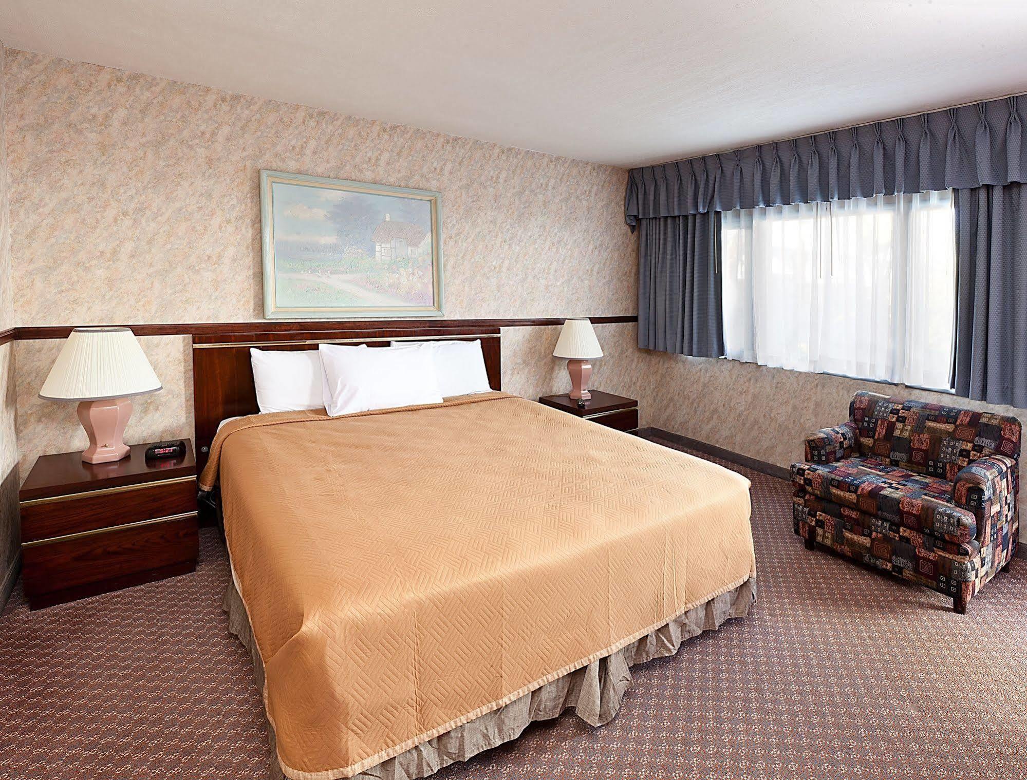 Travelodge At Lax Hotel Los Angeles