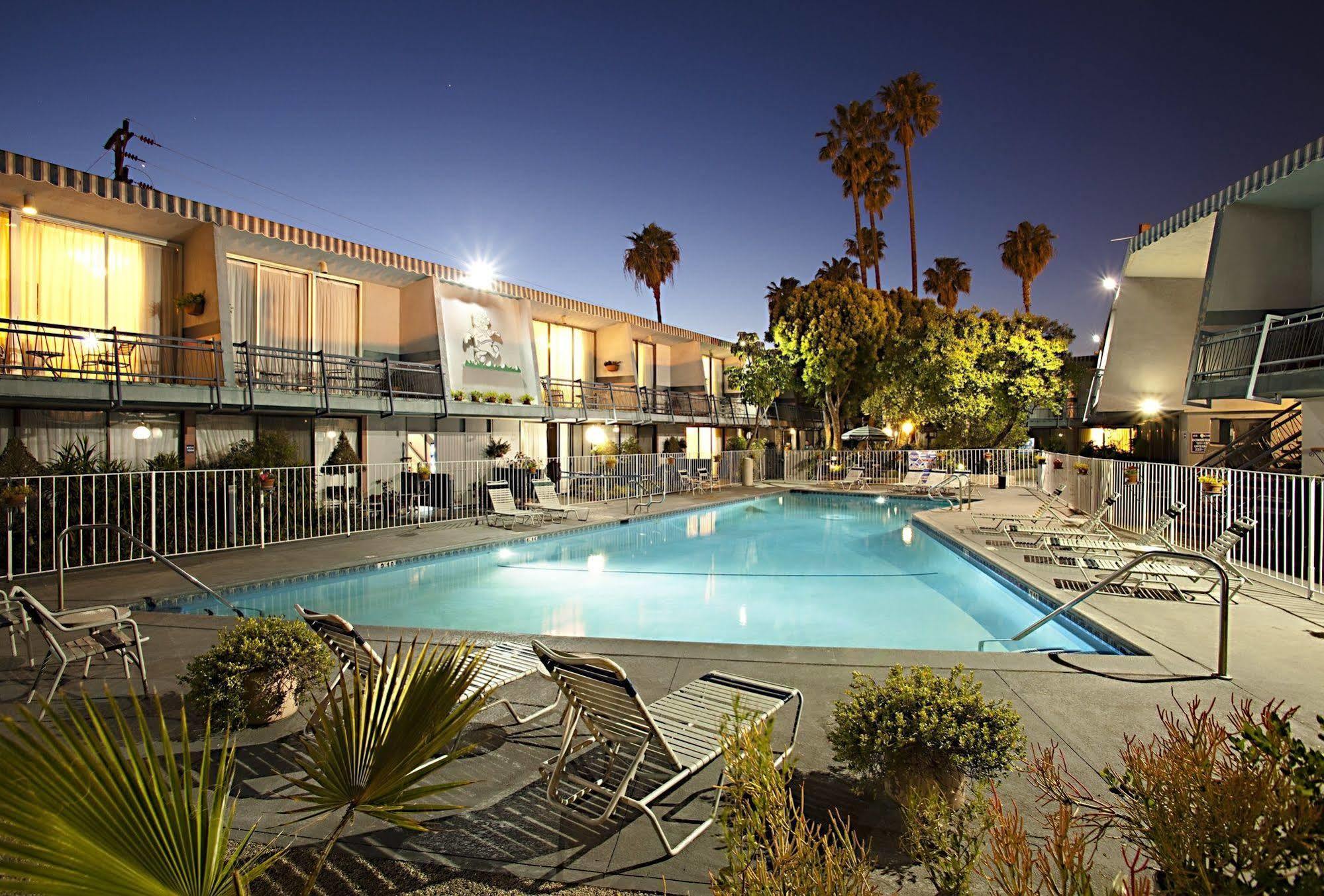 Travelodge At Lax Hotel Los Angeles