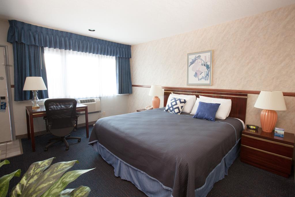 Hotel Travelodge At Lax 2*