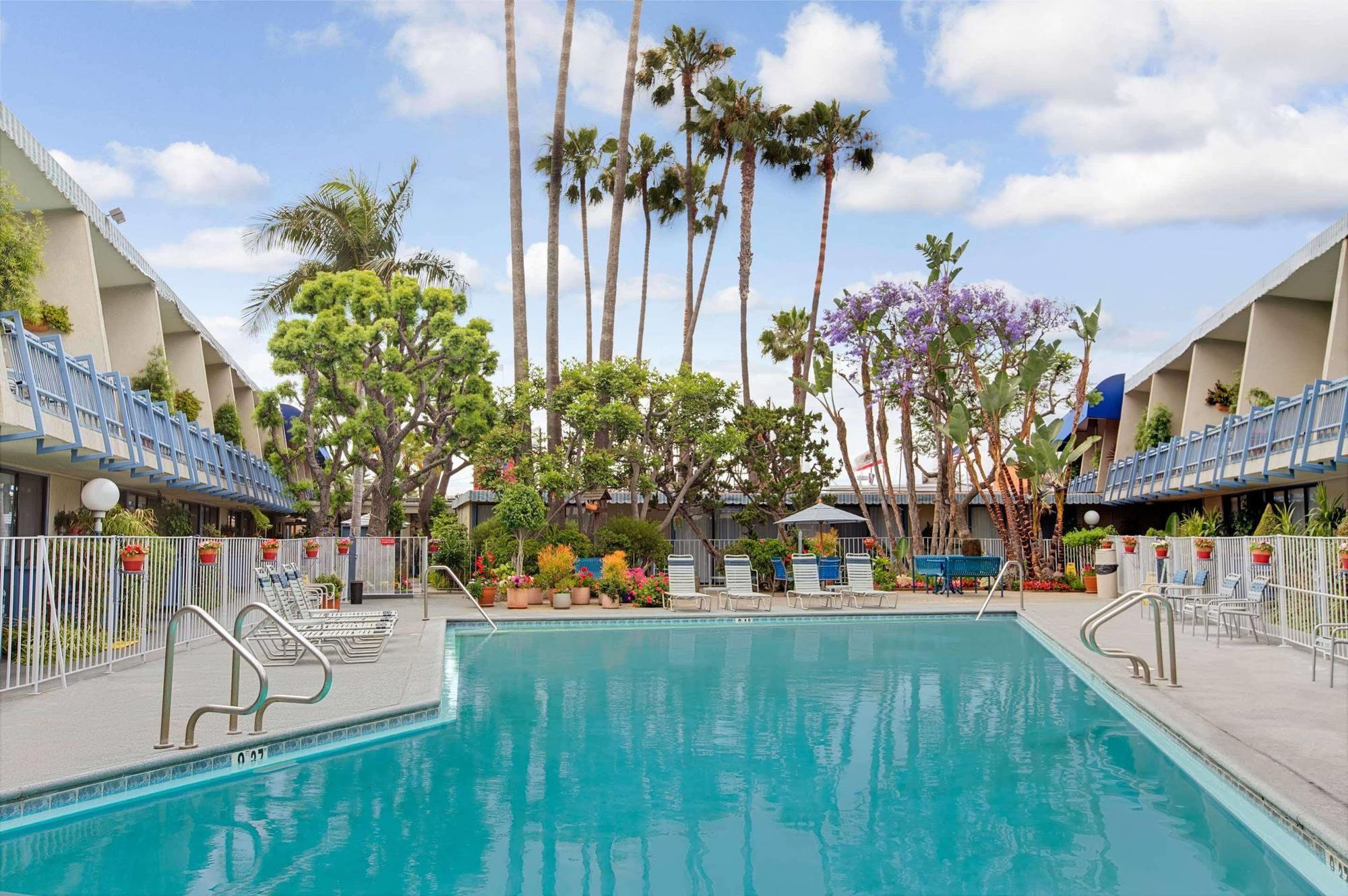Travelodge At Lax